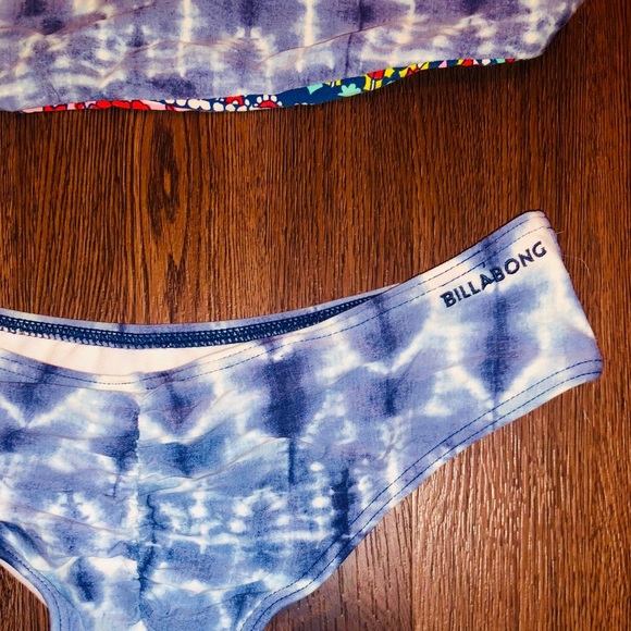 Billabong Reversible Bikini - Picture 3 of 5